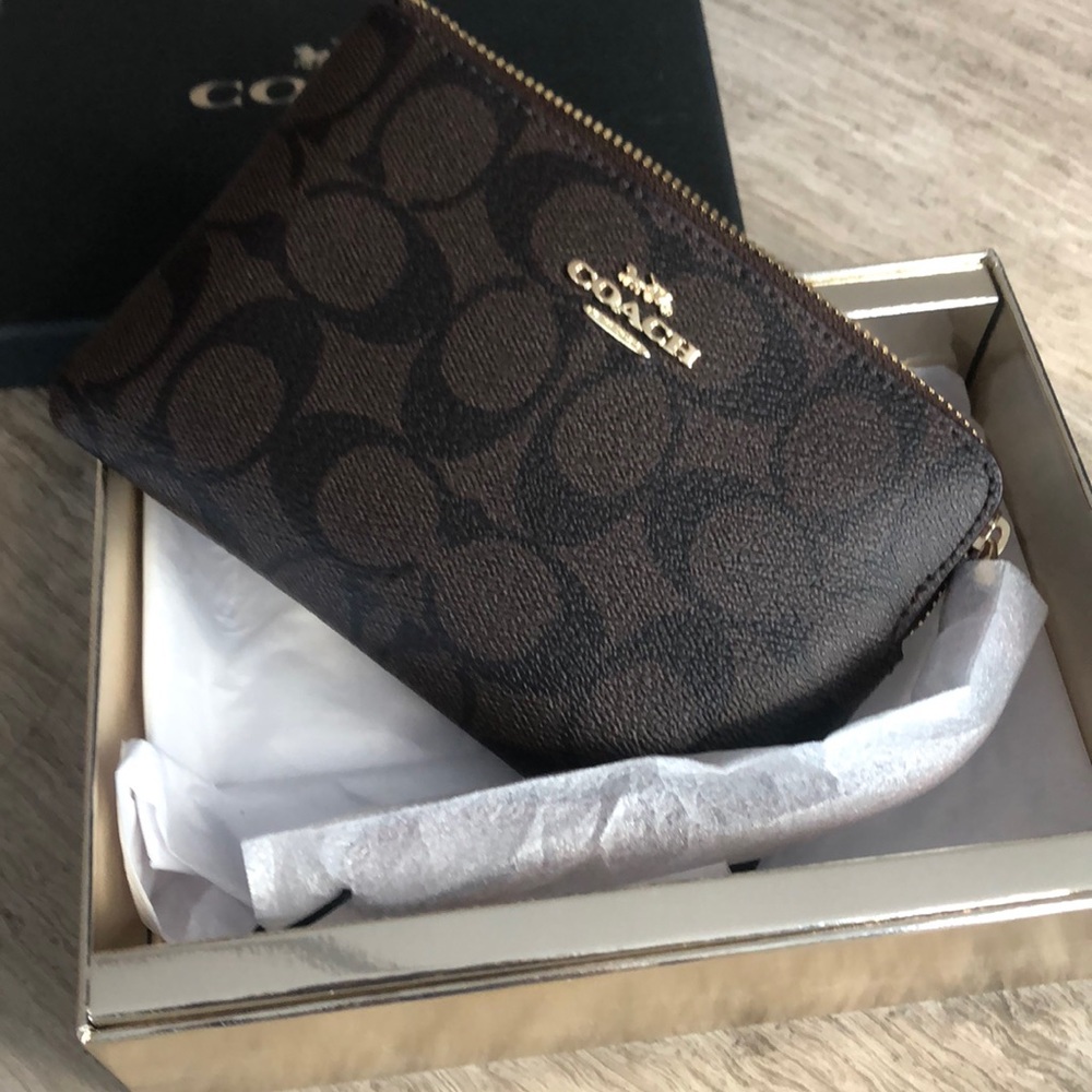 New Coach Wallet Wristlet